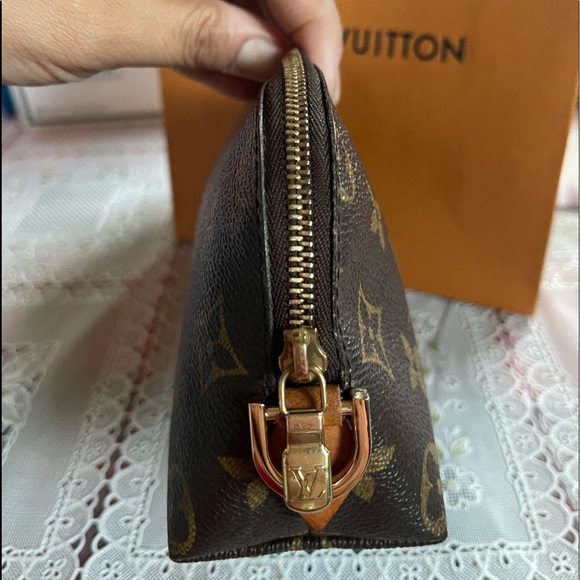 Authentic Louis Vuitton cosmetic pouch pm - Picture 3 of 9